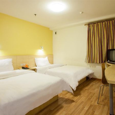 7Days Inn Guiyang Posts And Telecommunications Building מראה חיצוני תמונה