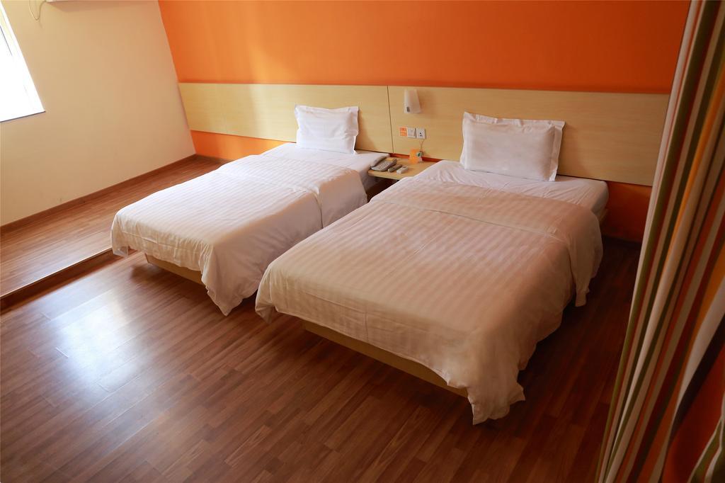 7Days Inn Guiyang Posts And Telecommunications Building מראה חיצוני תמונה